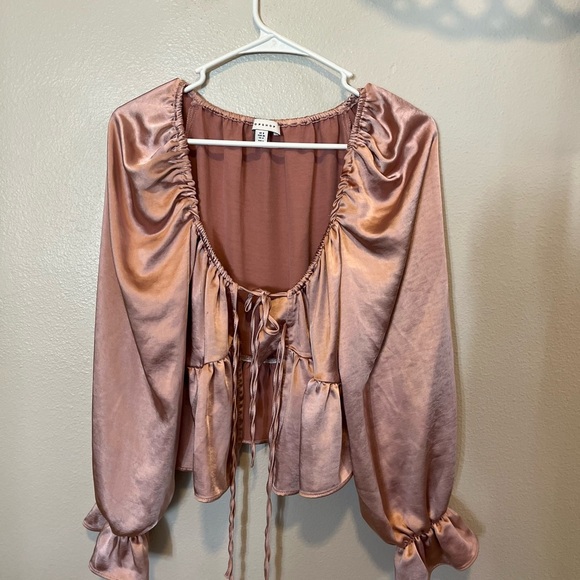 Topshop Blush Satin Blouse with Tie-Front sz 4 - Picture 2 of 6
